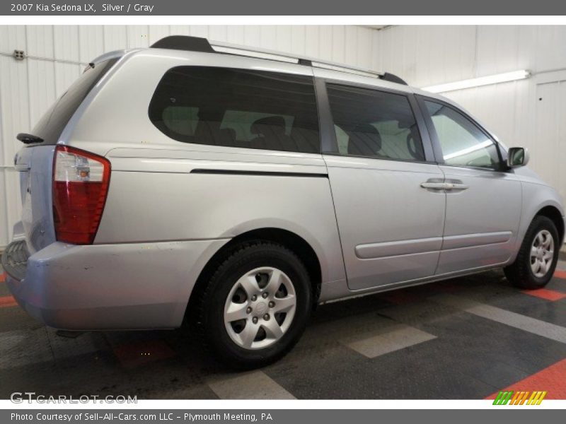 Silver / Gray 2007 Kia Sedona LX