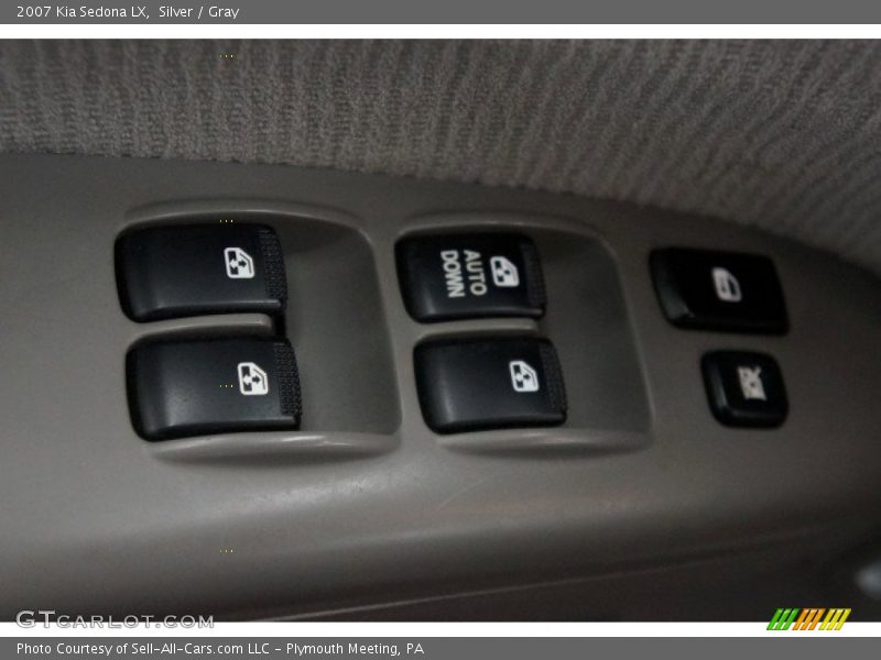 Silver / Gray 2007 Kia Sedona LX