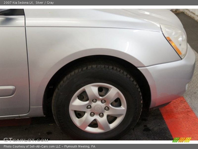 Silver / Gray 2007 Kia Sedona LX