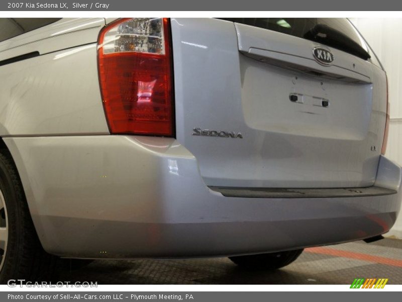 Silver / Gray 2007 Kia Sedona LX