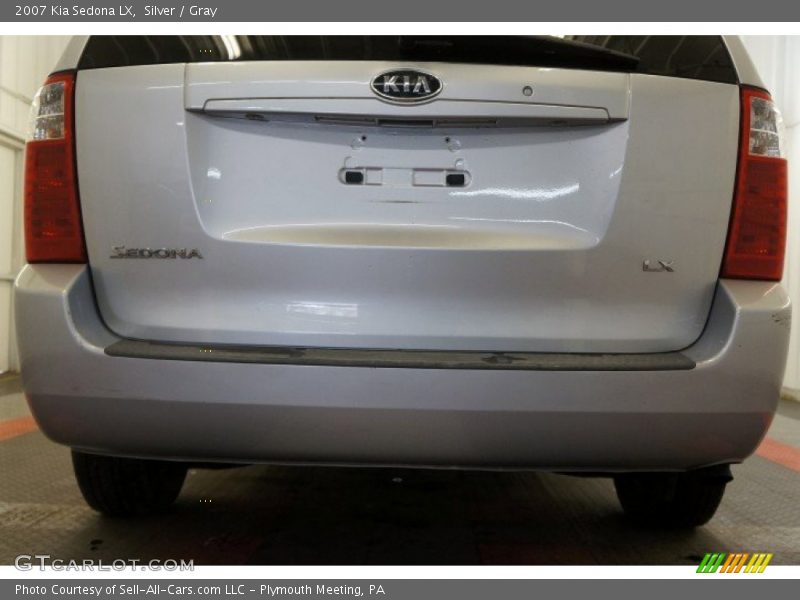 Silver / Gray 2007 Kia Sedona LX