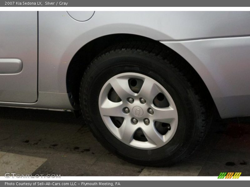 Silver / Gray 2007 Kia Sedona LX