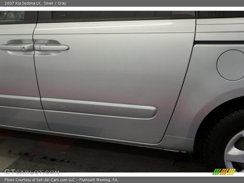 Silver / Gray 2007 Kia Sedona LX