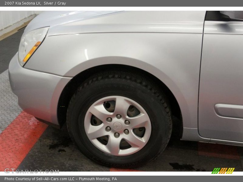 Silver / Gray 2007 Kia Sedona LX
