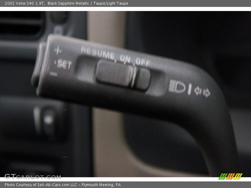 Black Sapphire Metallic / Taupe/Light Taupe 2002 Volvo S40 1.9T