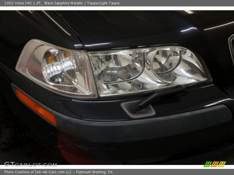 Black Sapphire Metallic / Taupe/Light Taupe 2002 Volvo S40 1.9T