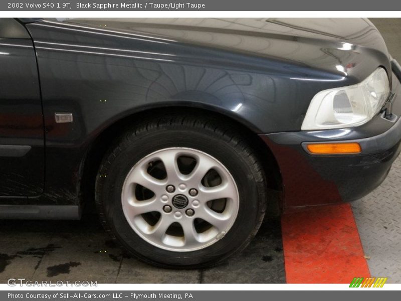 Black Sapphire Metallic / Taupe/Light Taupe 2002 Volvo S40 1.9T