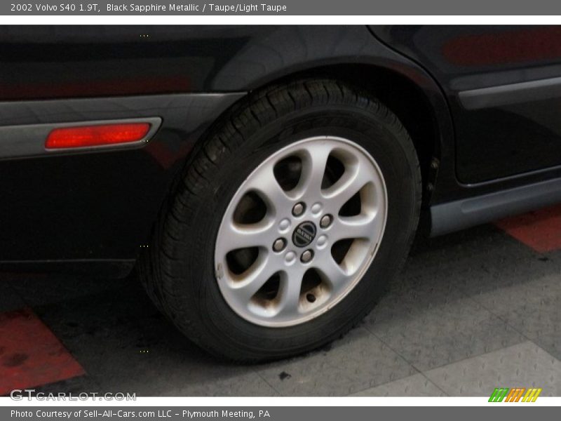 Black Sapphire Metallic / Taupe/Light Taupe 2002 Volvo S40 1.9T