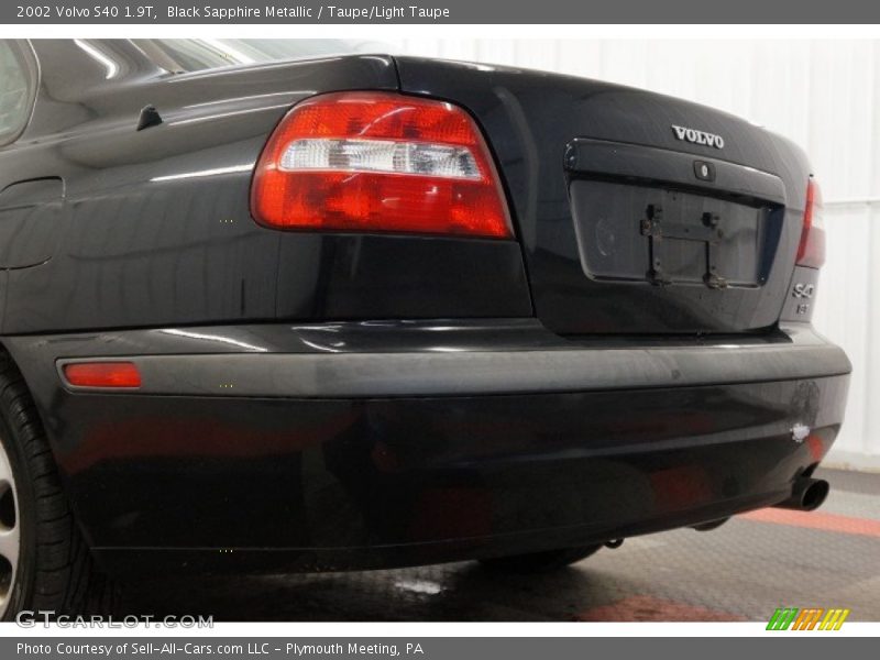 Black Sapphire Metallic / Taupe/Light Taupe 2002 Volvo S40 1.9T