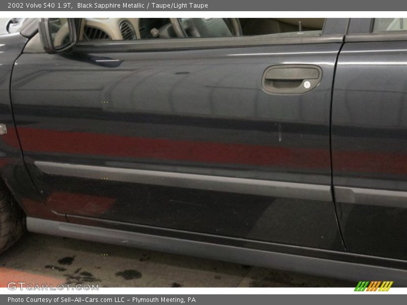 Black Sapphire Metallic / Taupe/Light Taupe 2002 Volvo S40 1.9T
