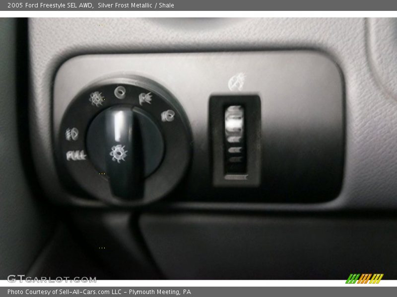 Silver Frost Metallic / Shale 2005 Ford Freestyle SEL AWD