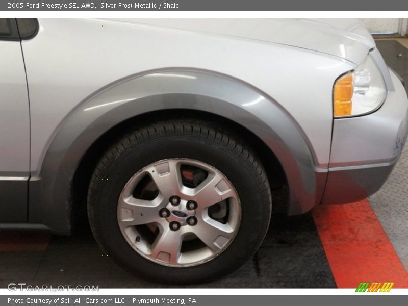 Silver Frost Metallic / Shale 2005 Ford Freestyle SEL AWD