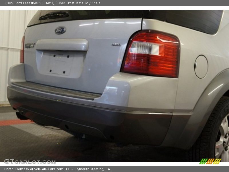 Silver Frost Metallic / Shale 2005 Ford Freestyle SEL AWD
