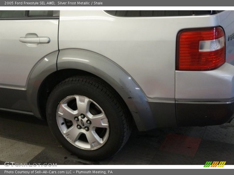 Silver Frost Metallic / Shale 2005 Ford Freestyle SEL AWD