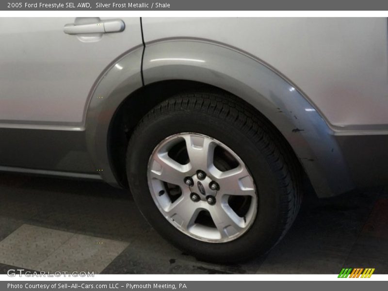 Silver Frost Metallic / Shale 2005 Ford Freestyle SEL AWD