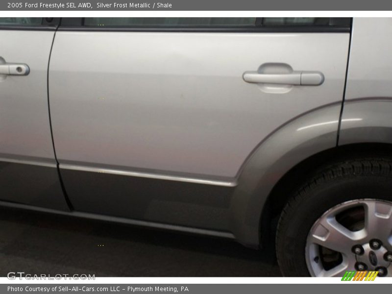 Silver Frost Metallic / Shale 2005 Ford Freestyle SEL AWD