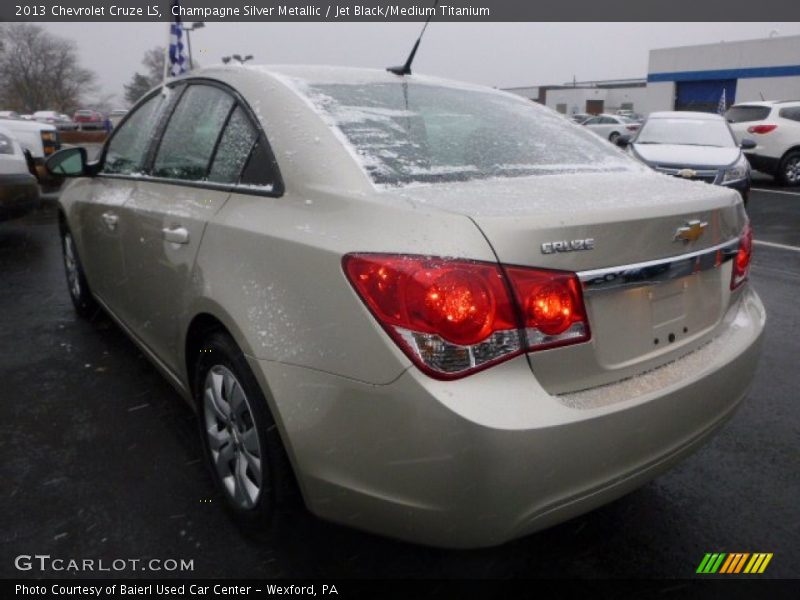 Champagne Silver Metallic / Jet Black/Medium Titanium 2013 Chevrolet Cruze LS