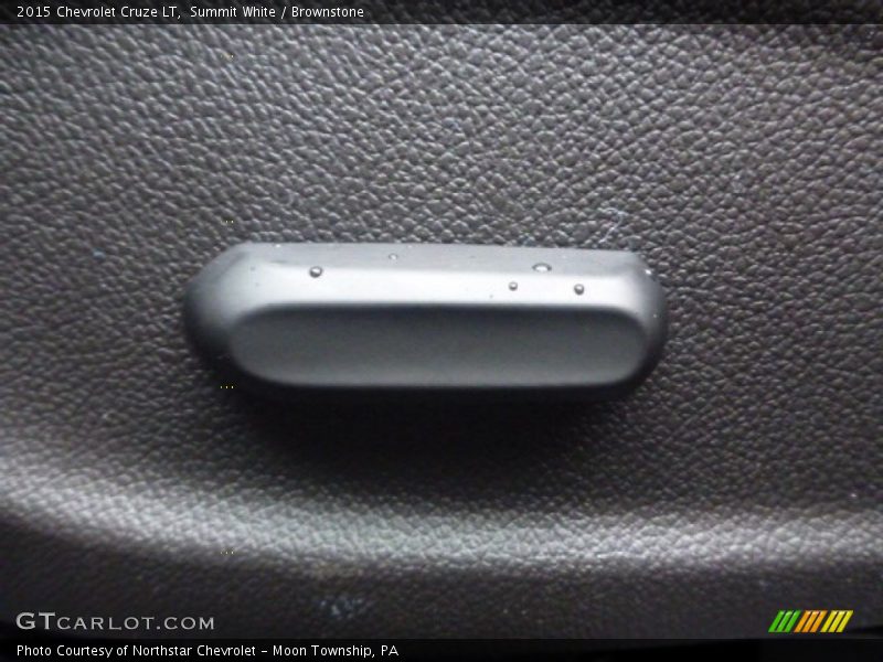 Summit White / Brownstone 2015 Chevrolet Cruze LT