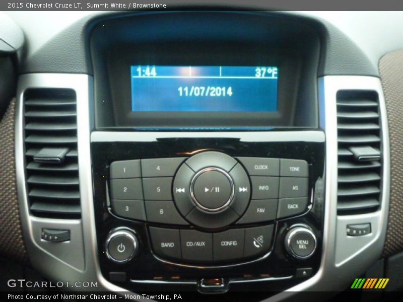 Summit White / Brownstone 2015 Chevrolet Cruze LT