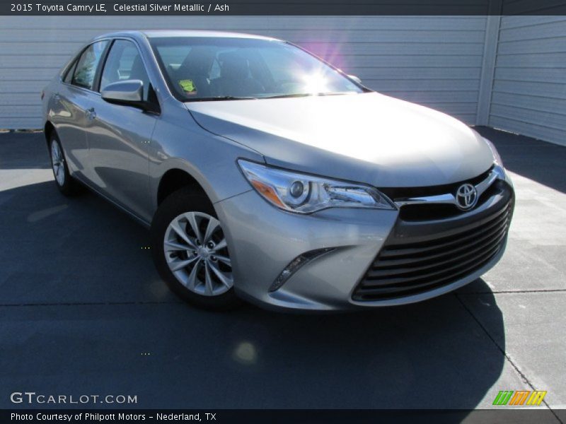 Front 3/4 View of 2015 Camry LE