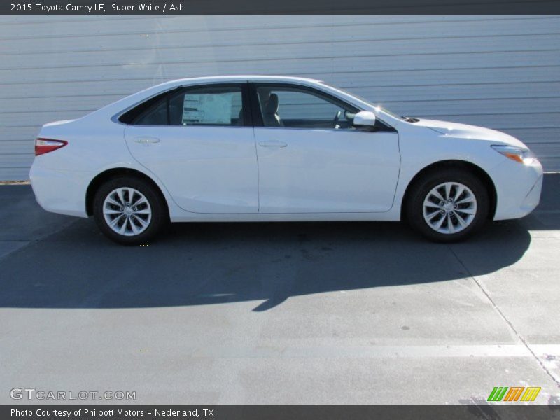 Super White / Ash 2015 Toyota Camry LE