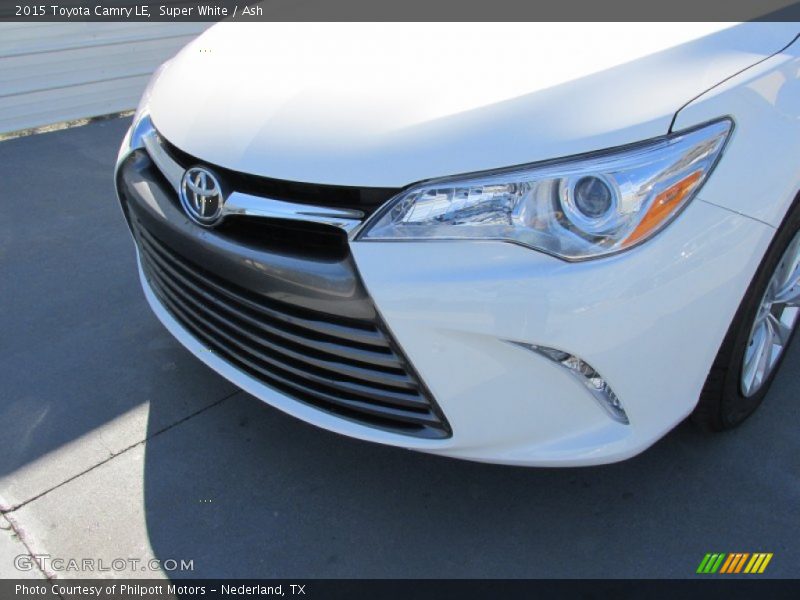 Super White / Ash 2015 Toyota Camry LE