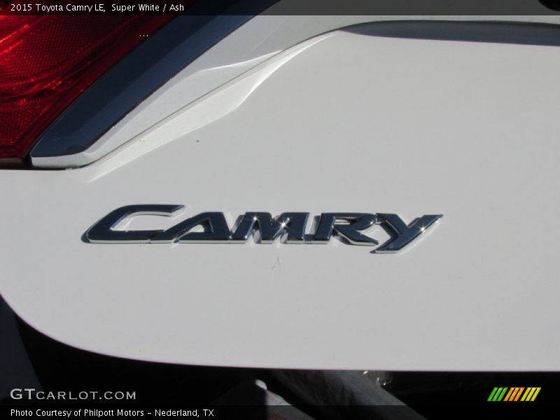 Super White / Ash 2015 Toyota Camry LE