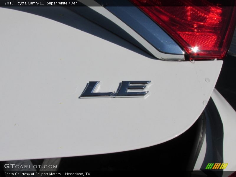 Super White / Ash 2015 Toyota Camry LE