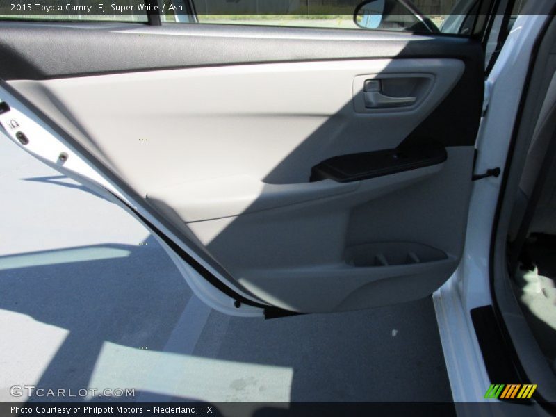 Super White / Ash 2015 Toyota Camry LE