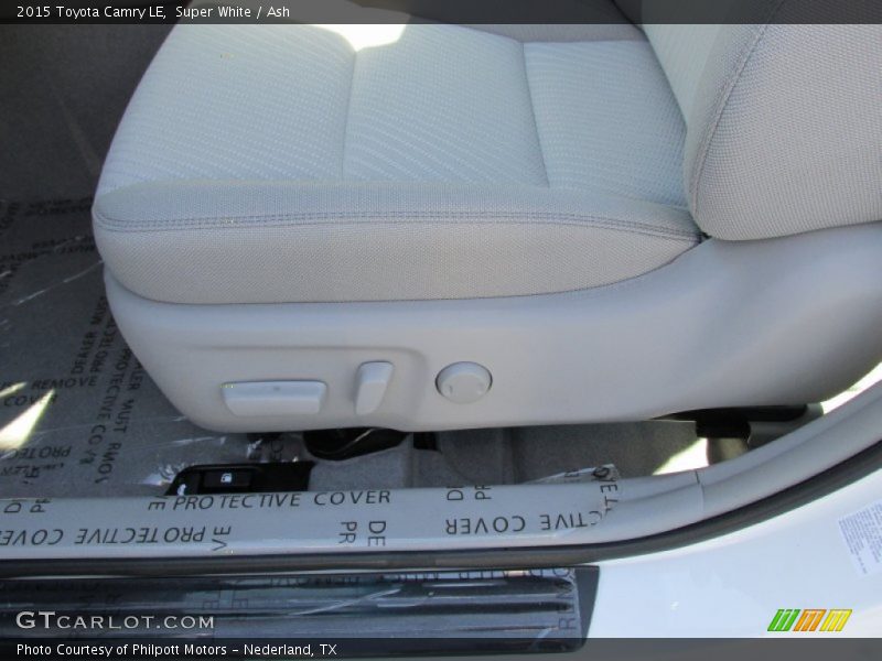 Super White / Ash 2015 Toyota Camry LE