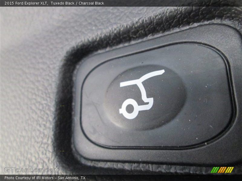 Tuxedo Black / Charcoal Black 2015 Ford Explorer XLT