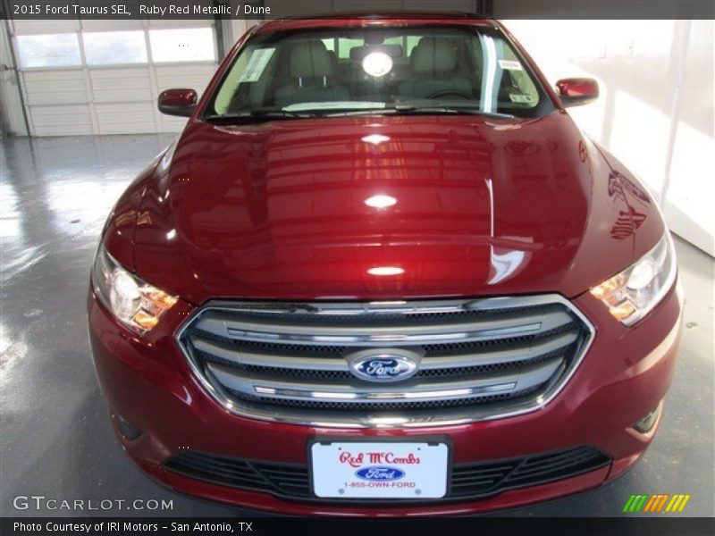 Ruby Red Metallic / Dune 2015 Ford Taurus SEL