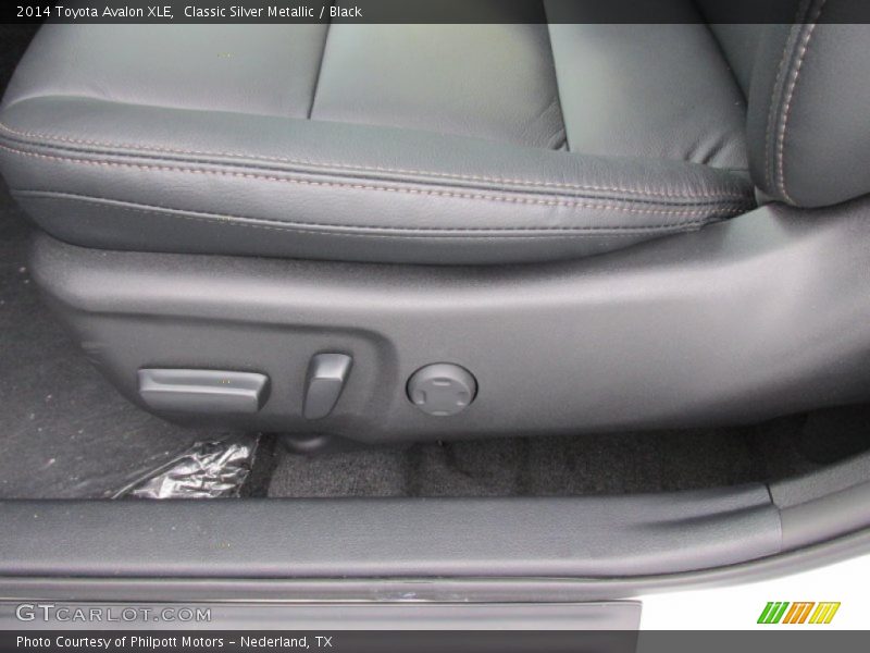 Classic Silver Metallic / Black 2014 Toyota Avalon XLE
