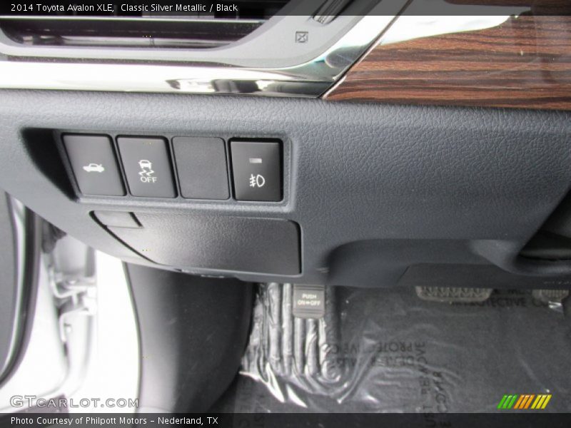 Classic Silver Metallic / Black 2014 Toyota Avalon XLE