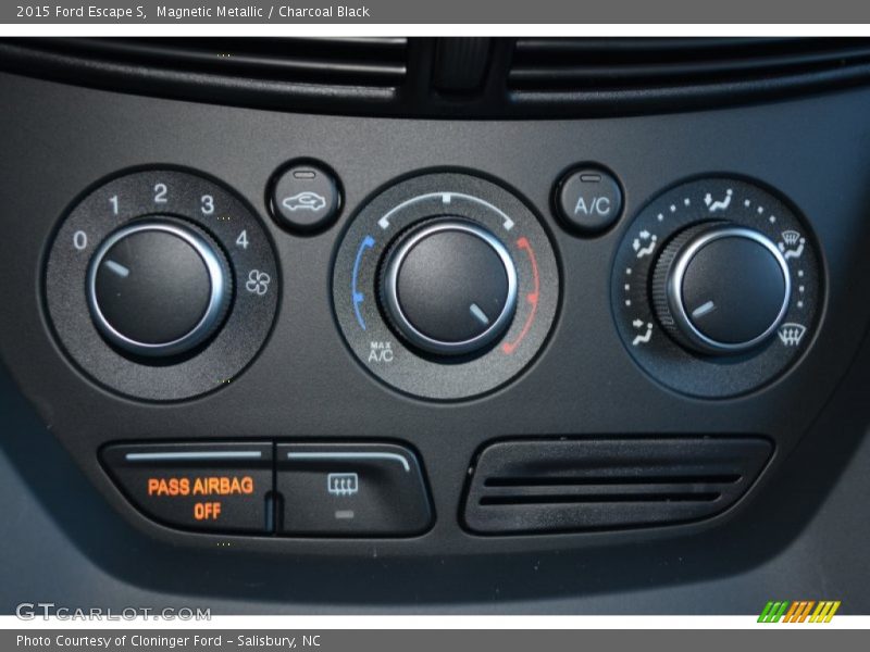 Magnetic Metallic / Charcoal Black 2015 Ford Escape S