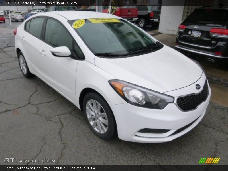 Front 3/4 View of 2014 Forte LX
