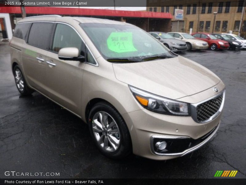 Front 3/4 View of 2015 Sedona Limited