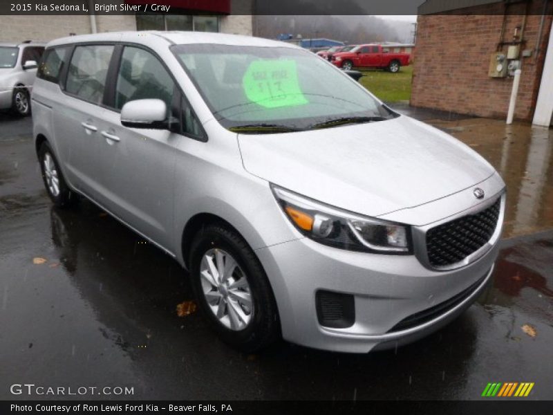 Front 3/4 View of 2015 Sedona L