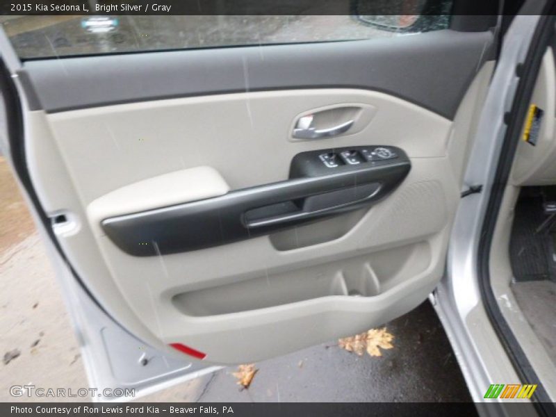 Bright Silver / Gray 2015 Kia Sedona L