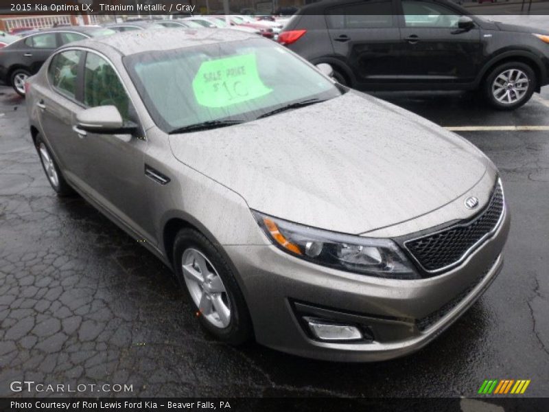 Front 3/4 View of 2015 Optima LX