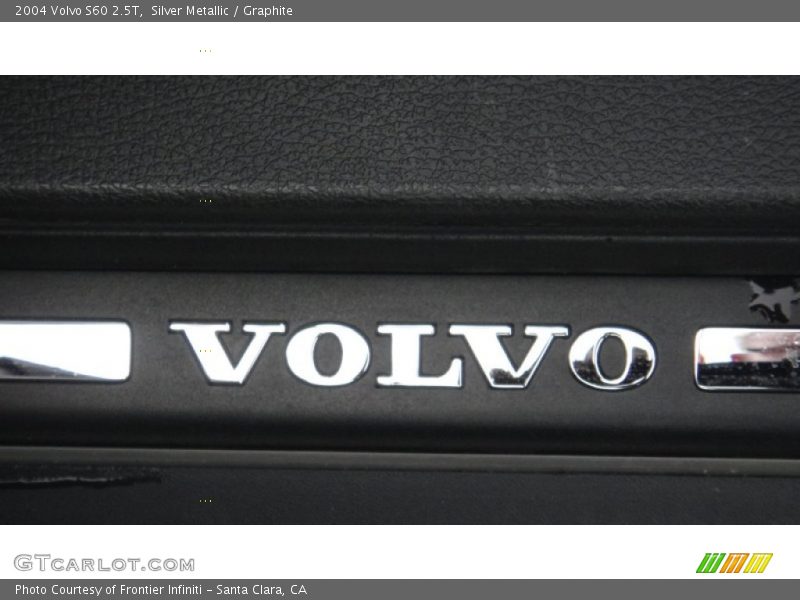 Silver Metallic / Graphite 2004 Volvo S60 2.5T