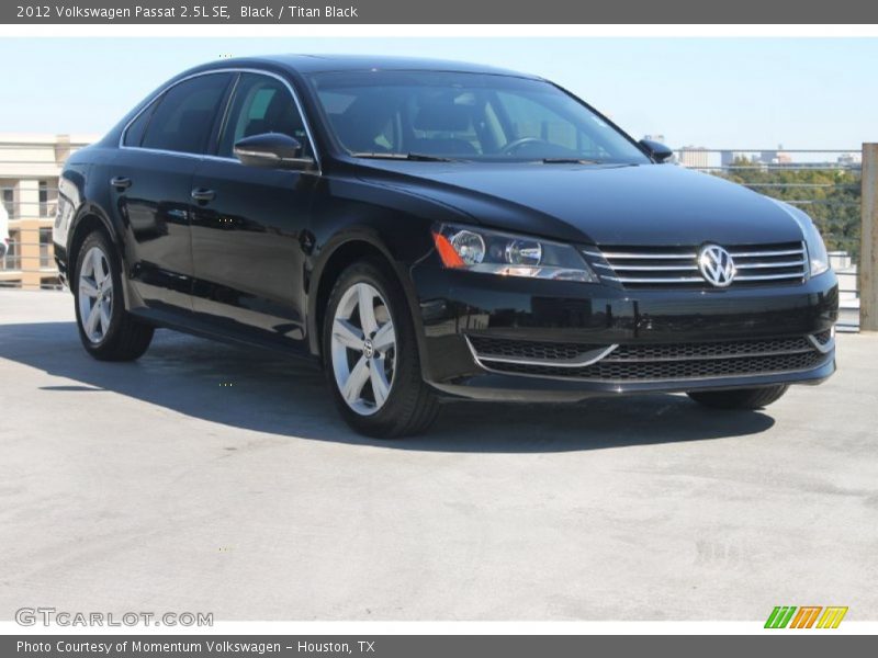 Front 3/4 View of 2012 Passat 2.5L SE