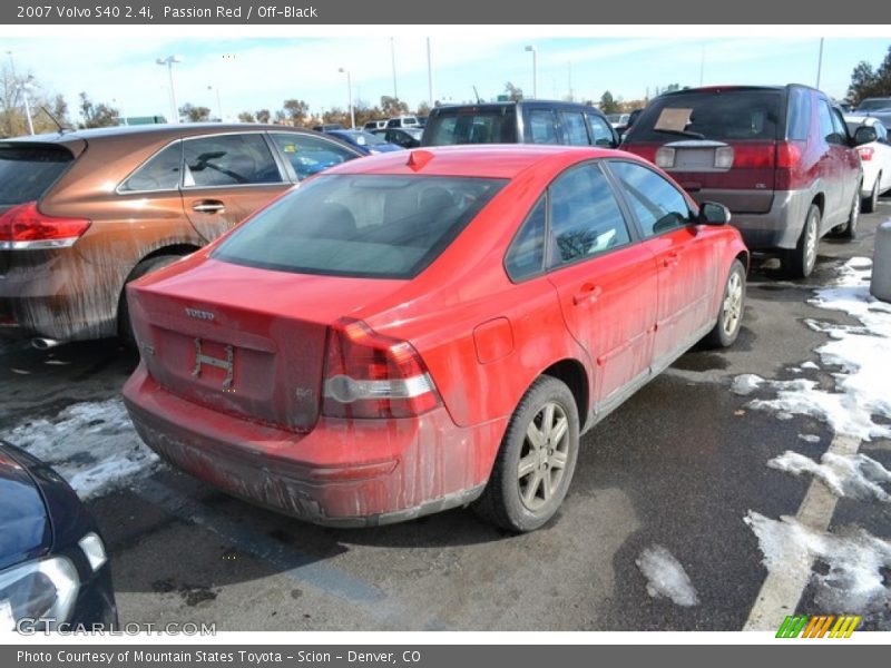 Passion Red / Off-Black 2007 Volvo S40 2.4i
