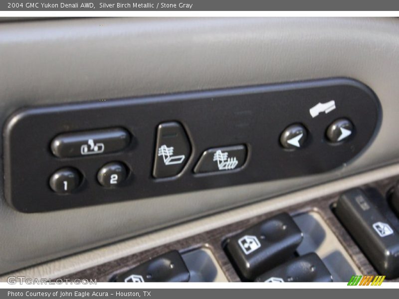 Silver Birch Metallic / Stone Gray 2004 GMC Yukon Denali AWD