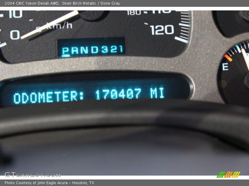 Silver Birch Metallic / Stone Gray 2004 GMC Yukon Denali AWD