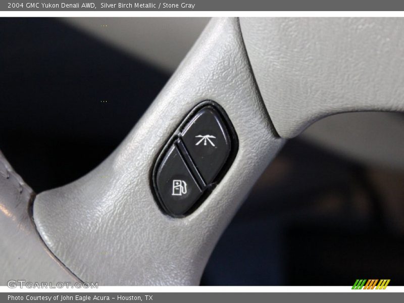 Silver Birch Metallic / Stone Gray 2004 GMC Yukon Denali AWD