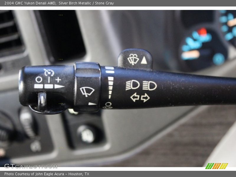 Silver Birch Metallic / Stone Gray 2004 GMC Yukon Denali AWD