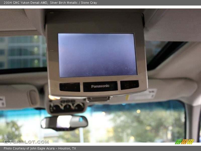 Silver Birch Metallic / Stone Gray 2004 GMC Yukon Denali AWD