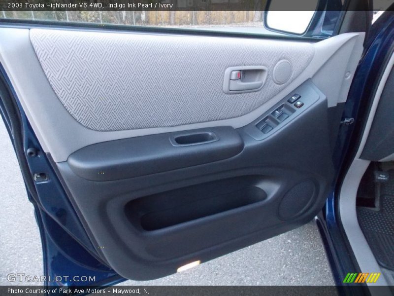 Indigo Ink Pearl / Ivory 2003 Toyota Highlander V6 4WD