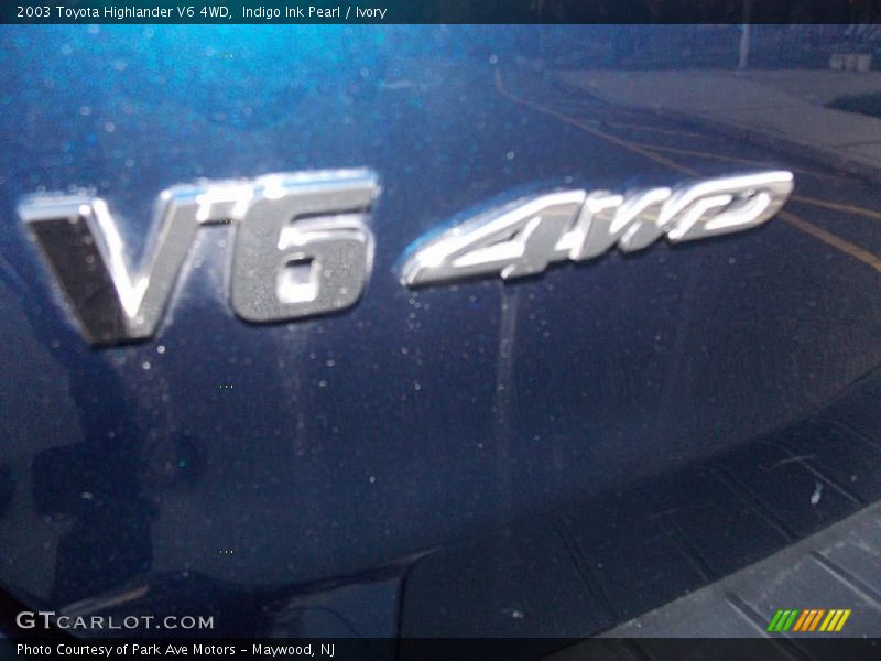 Indigo Ink Pearl / Ivory 2003 Toyota Highlander V6 4WD